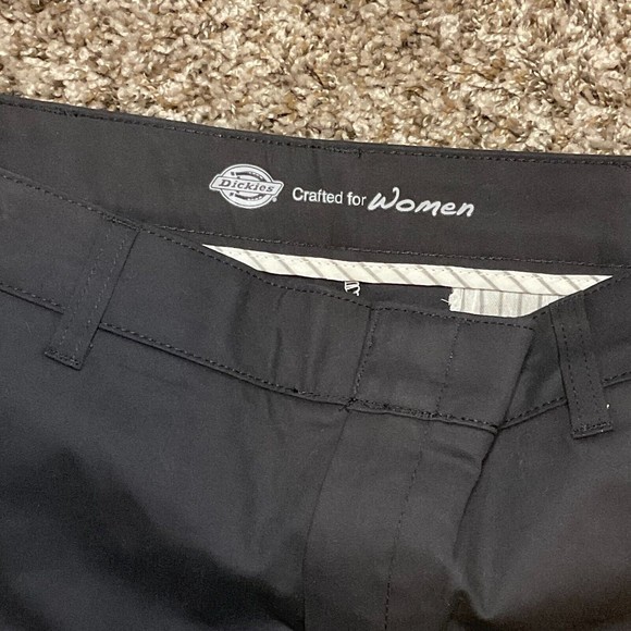 NWT Women's Dickies Relaxed Fit Stretch‎ Twill Midrise Shorts 10" Inseam Size 16 - Picture 2 of 5